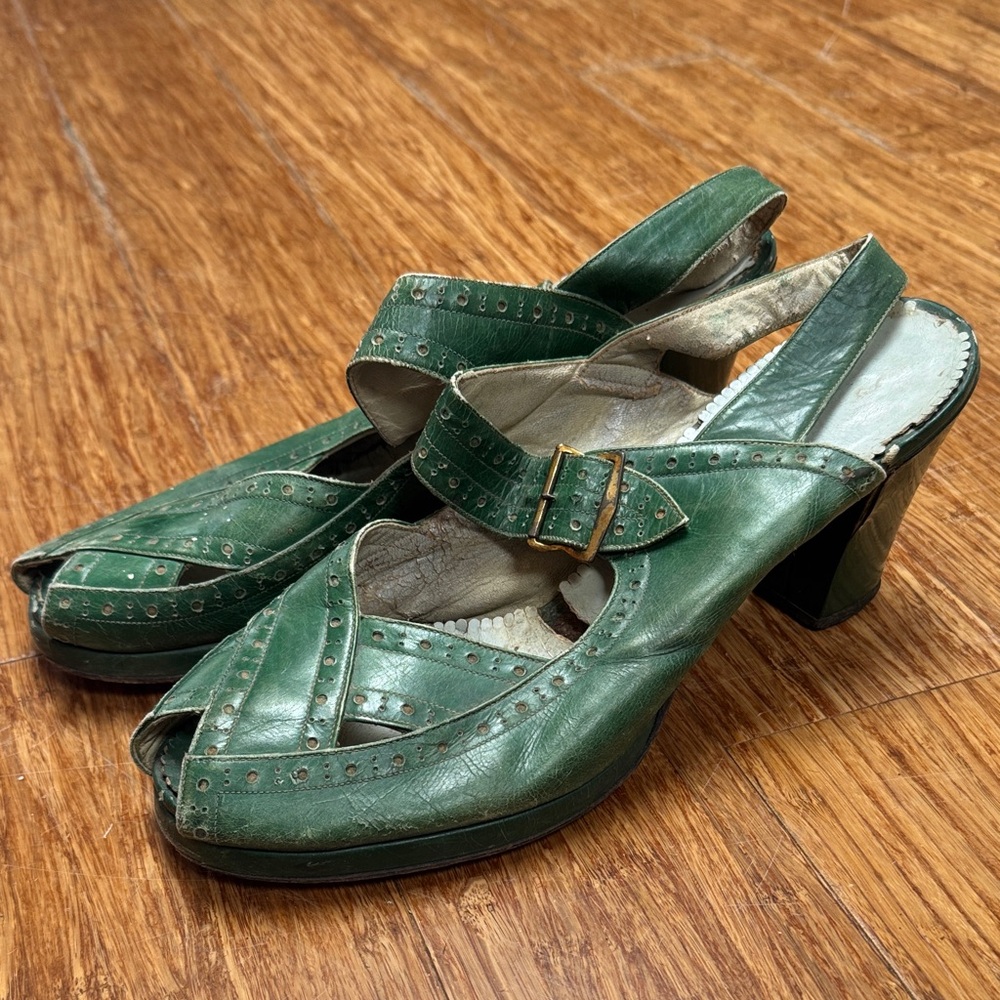 1940’s Vintage Green Leather Slingback Heels with Buckle- worn!